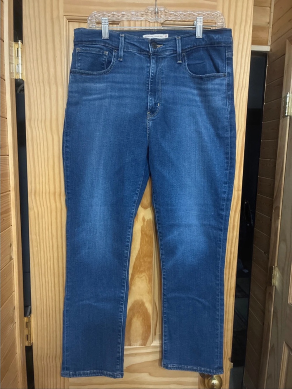Straight Leg Women's Jeans in Deep Blue Wash